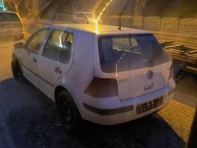 Używany VW Golf IV 2004 Biały Sedan/Limuzyna
