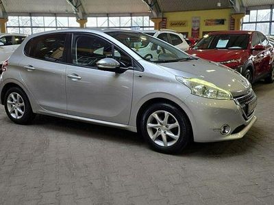Srebrny (metalik) Używany 2015 Peugeot 208 Hatchback | 24 800 zł (Uczciwa cena)