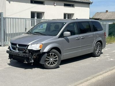 Szary (metalik) Używany 2017 Dodge Grand Caravan Minivan | 31 500 zł