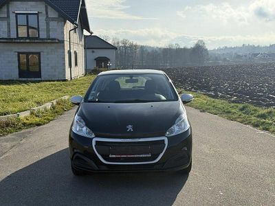 używany Peugeot 208 1.0 50 kW – 2015 rok – niski przebieg 35 000 km