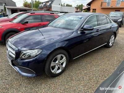 Mercedes E200