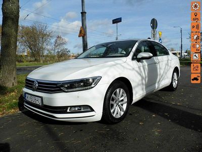 Biały Używany 2018 VW Passat Sedan/Limuzyna | 77 900 zł (Dość drogi)