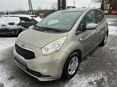 Używany Kia Venga 128 KM (94 kW) 2015 Beżowy (metalik) Hatchback