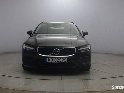 Używany Volvo V60 Momentum 197 KM (144 kW) 2021 Czarny Kombi