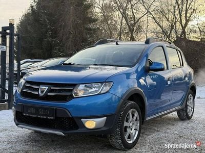 Niebieski (metalik) Używany 2015 Dacia Sandero Stepway Hatchback | 24 700 zł (Uczciwa cena)