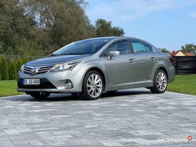 używany Toyota Avensis 