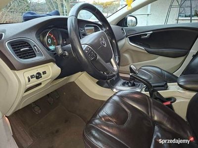 Niebieski Używany 2013 Volvo V40 Hatchback | 27 000 zł (Uczciwa cena)