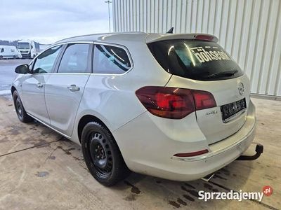 używany Opel Astra Innovation kombi mocniejsza wersja 165KM