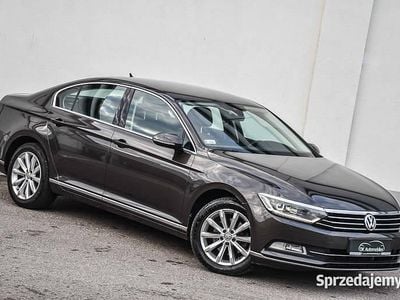 Brązowy Używany 2016 VW Passat Highline Sedan/Limuzyna | 59 899 zł (Uczciwa cena)