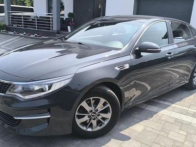 Używany Kia Optima 141 KM (103 kW) 2016 Srebrny Sedan/Limuzyna