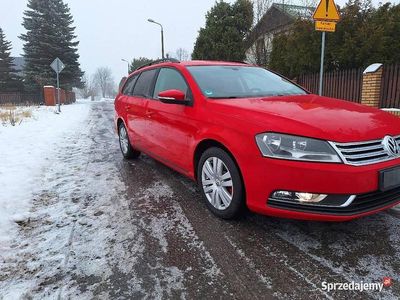 Czerwony Używany 2011 VW Passat R Kombi | 24 200 zł (Dość drogi)