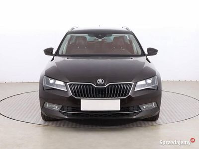 Brązowy Używany 2016 Skoda Superb Kombi | 57 999 zł (Dość drogi)