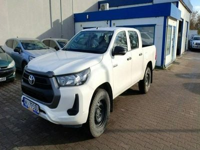 Biały (metalik) Używany 2021 Toyota HiLux Pickup | 111 500 zł (Dość drogi)