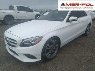 Używany Mercedes C300 255 KM (187 kW) 2019 Biały Sedan/Limuzyna