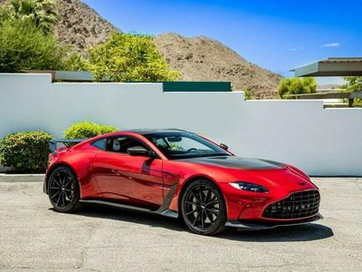 Aston Martin V12 Vantage