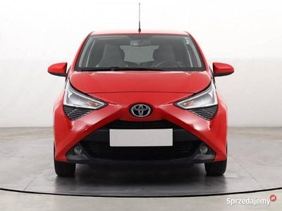 Używany Toyota Aygo 72 KM (52 kW) 2021 Czerwony Hatchback