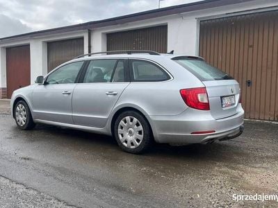 Używany Skoda Superb GreenLine 105 KM (77 kW) 2011 Srebrny Kombi