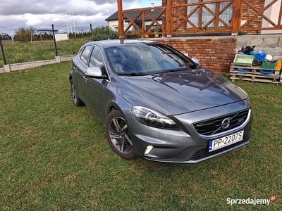 Szary Używany 2015 Volvo V40 Kombi | 41 000 zł (Uczciwa cena)