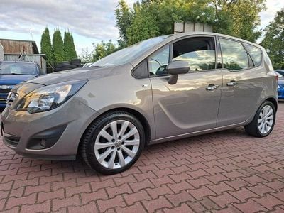 Złoty Używany 2011 Opel Meriva Minivan | 18 900 zł (Uczciwa cena)