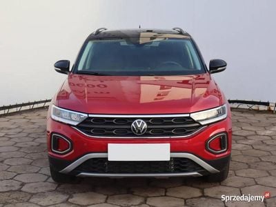 Używany VW T-Roc 150 KM (110 kW) 2024 Bordowy SUV