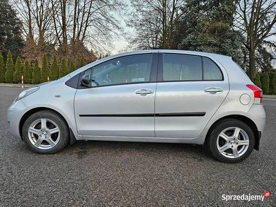 Srebrny Używany 2010 Toyota Yaris Hatchback | 17 800 zł (Uczciwa cena)
