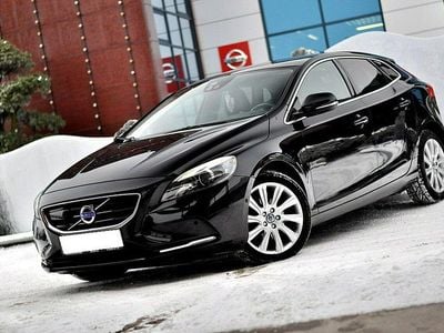 Używany Volvo V40 115 KM (84 kW) 2013 Czarny (metalik, perła) Hatchback