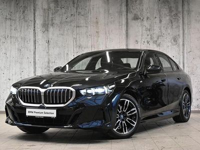 Czarny szafir metalizowany Używany 2025 BMW 530e Comfort Edition Sedan/Limuzyna | 284 700 zł