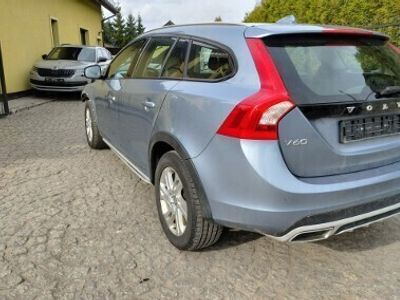 Niebieski Używany 2017 Volvo V60 Kombi | 19 500 zł