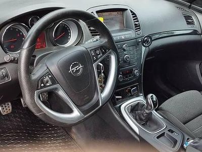 Używany Opel Insignia Sport 220 KM (161 kW) 2010 Biały Kombi