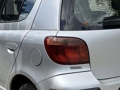 używany Toyota Yaris 1.0B 2004r. Salon Polska Garażowany