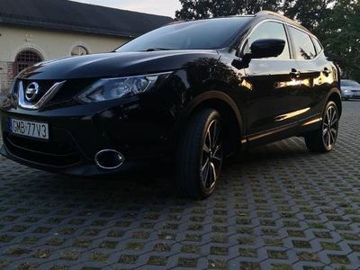 Czarny Używany 2015 Nissan Qashqai Tekna SUV | 57 500 zł (Drogi)