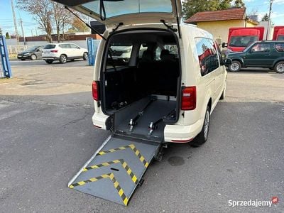 Używany VW Caddy 105 KM (77 kW) 2019 Kremowy Minivan