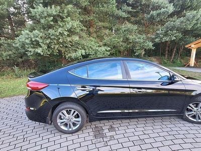 Używany Hyundai Elantra 128 KM (94 kW) 2016 Czarny Sedan/Limuzyna