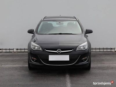 Czarny Używany 2015 Opel Astra Kombi | 27 999 zł (Uczciwa cena)