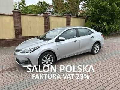 Używany Toyota Corolla 132 KM (97 kW) 2017 Srebrny (metalik) Sedan/Limuzyna