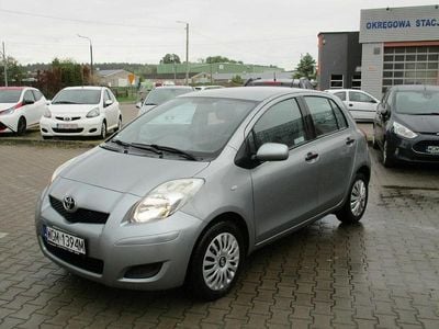 Szary Używany 2009 Toyota Yaris Hatchback | 16 900 zł (Uczciwa cena)