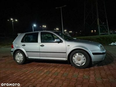 Używany VW Golf IV 2000 Srebrny Sedan/Limuzyna