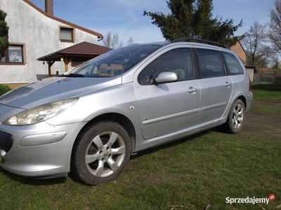 używany Peugeot 307 SW. 1,6 HDI srebrny