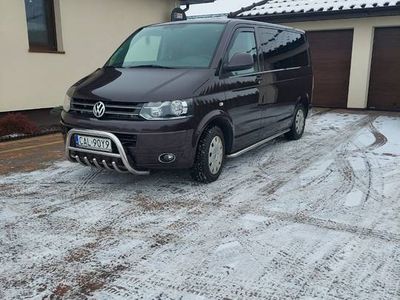 używany VW Caravelle 2.0 TDI hak klima 9 osobowy orurowanie