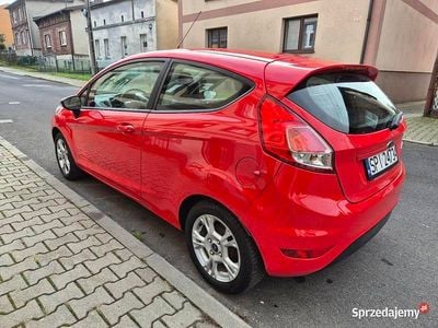 Czerwony Używany 2014 Ford Fiesta | 17 500 zł (Uczciwa cena)