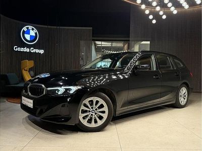 Czarny Używany 2022 BMW 318 Shadowline Kombi | 139 900 zł