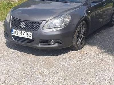 Szary Używany 2010 Suzuki Kizashi Sedan/Limuzyna | 24 500 zł