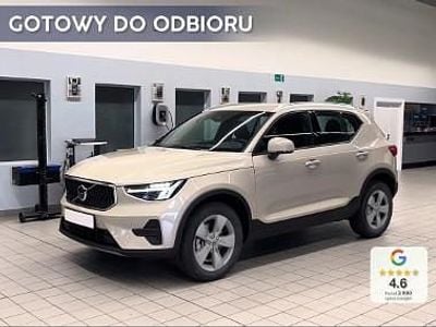 Inny kolor Nowe 2025 Volvo XC40 Core SUV | 192 400 zł