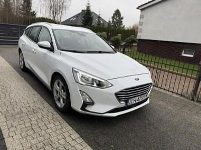 Biały Używany 2018 Ford Focus Kombi | 37 900 zł (Uczciwa cena)