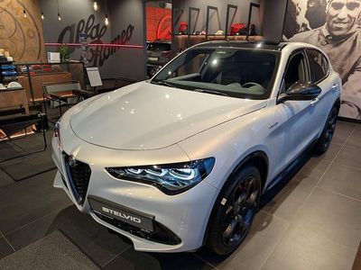 Nowe Alfa Romeo Stelvio Veloce 280 KM (205 kW) 2025 Lakier metalizowany biały  moonlight grey SUV