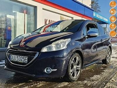 Używany Peugeot 208 120 KM (88 kW) 2014 Niebieski Hatchback