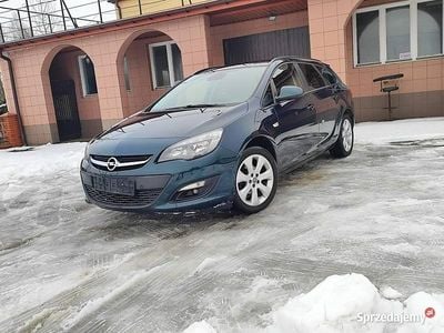 Używany Opel Astra 2015 Zielony Kombi