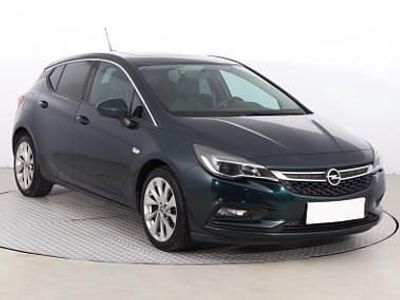 Zielony Używany 2015 Opel Astra Hatchback | 32 999 zł (Uczciwa cena)