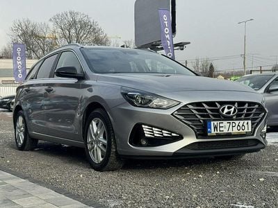 Używany Hyundai i30 120 KM (88 kW) 2022 Srebrny Kombi