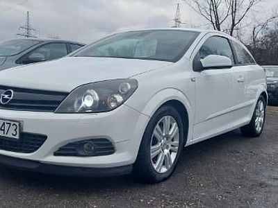 Używany Opel Astra GTC 90 KM (66 kW) 2008 Biały Coupe